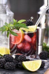blackberry lemonade cocktail